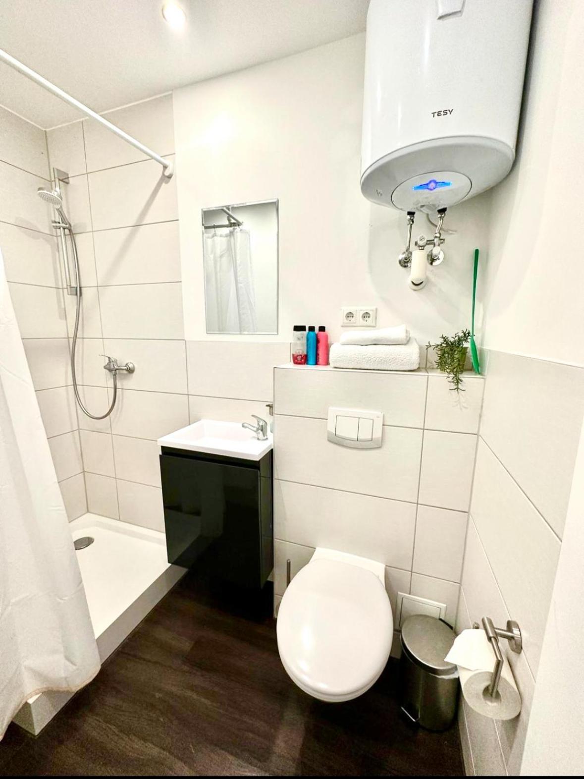 Zentrales Apartment Mit Terrasse Bremen Buitenkant foto